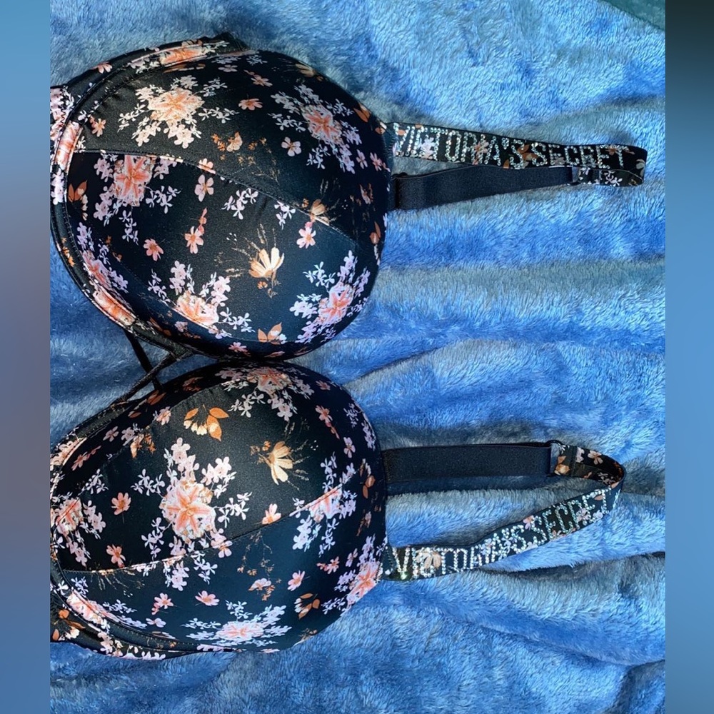 Victorias Secret BombShell Plunge Bra